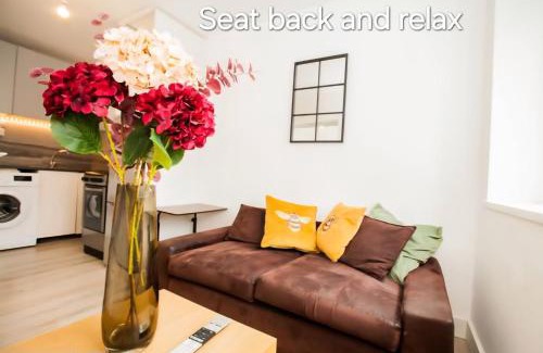 Coombe Hill Apartment | Hidden Kingston Vale