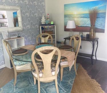 Crystal River House | Hidden Lake View