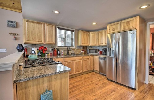 Town of Smyrna House | Hidden Lakefront Retreat Fire Pit and Fishing Dock!