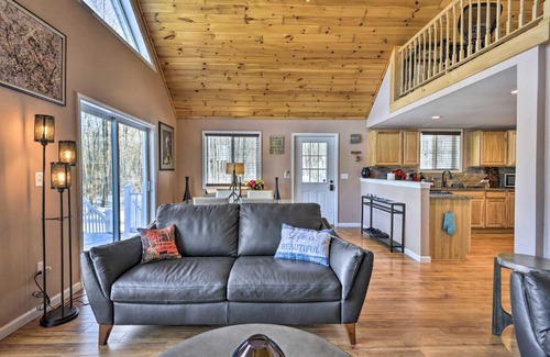 Town of Smyrna House | Hidden Lakefront Retreat Fire Pit and Fishing Dock!