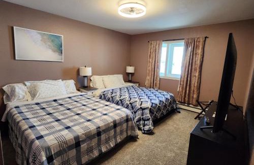 Fairbanks Villa | Hidden Lakefront Villa