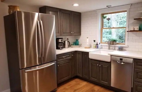 Newland Cottage | Hidden Nest in Linville Landharbor. Only minutes from Grandfather Mountains