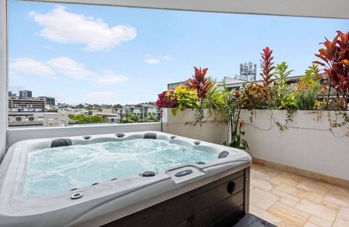 Fortitude Valley Apartment | Hidden Oasis! 2Bed/2Bath/1Car ~ 5mins to CBD