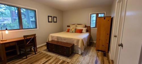 South Haven House | Hidden Oasis Close to Beach and Town