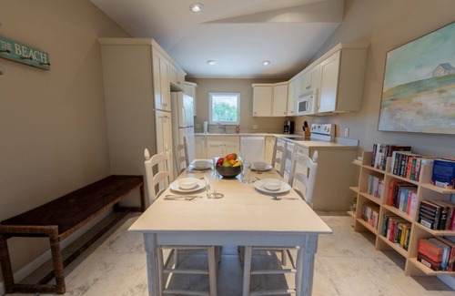 Anna Maria Condo | Hidden Oasis - DIRECT BEACHFRONT DUPLEX - 1BR/1BA Anna Maria - By Island Real Es