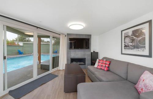Saanich West House | Hidden Oasis in Victoria, BC