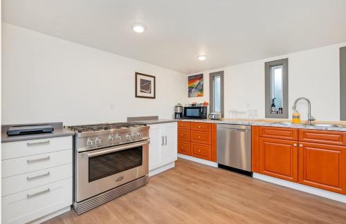 Saanich West House | Hidden Oasis in Victoria, BC