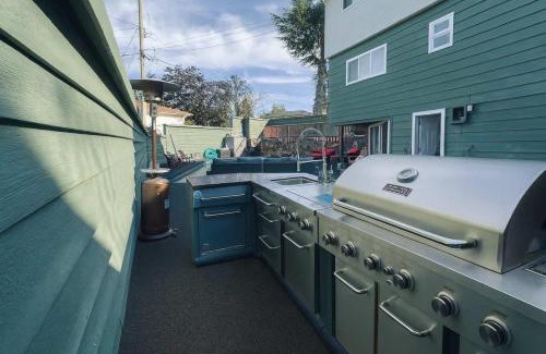 Saanich West House | Hidden Oasis in Victoria, BC