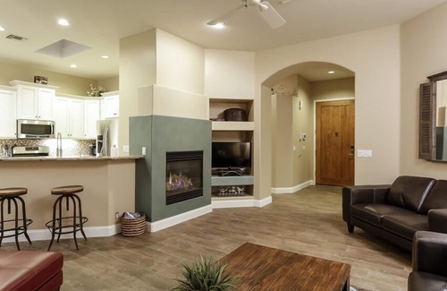Arrowhead Ranch House | Hidden Oasis Intimate 3 BR Home/Private Pool/Jacuzzi/Fire Pit/Glendale