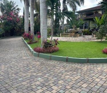 Mandeville Apartment | Hidden oasis