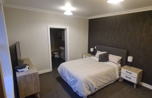 Motueka House | Hidden on High, Country meets Town