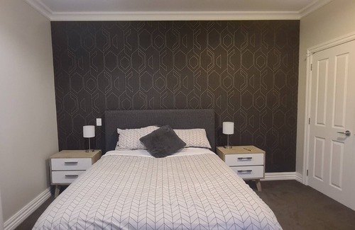 Motueka House | Hidden on High, Country meets Town