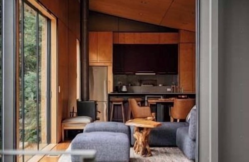Police Point Cottage | Hidden on Huon, exclusive getaway