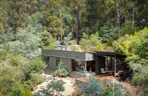 Police Point Cottage | Hidden on Huon, exclusive getaway