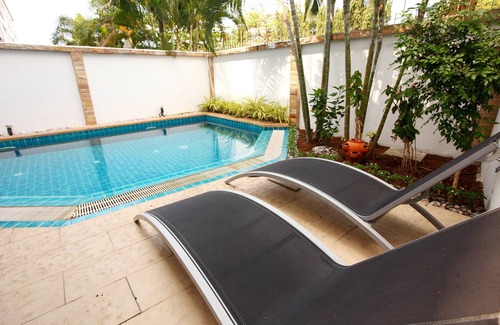 North Pattaya Villa | Hidden Palm Pool Villas