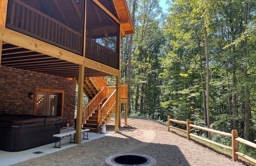 Logan Cabin | "Hidden Pleasures" - Luxury in a Rustic Setting