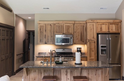 Bloomington House | Hidden Retreat on 30 Wooded Acres 5 Miles to Town