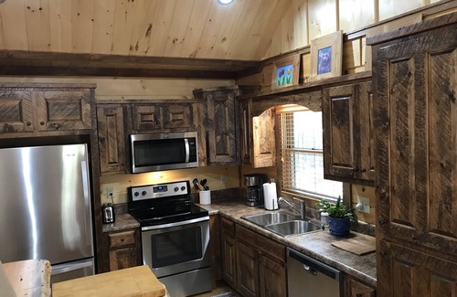 Cherry Log Cabin | Hidden Ridge HideawaynGilmer Co STRL # 001598