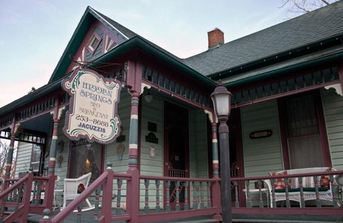Eureka Springs Historic District Bed & Breakfast | Hidden Springs Bed and Breakfast