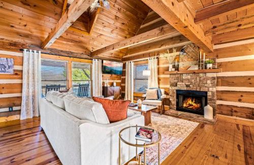 Walland House | Hidden Star Hideaway-Blackberry Farm-Smoky Mtn Nat Park-Hot Tub- Fire Pit- Fenced Yard- Pet Friendly