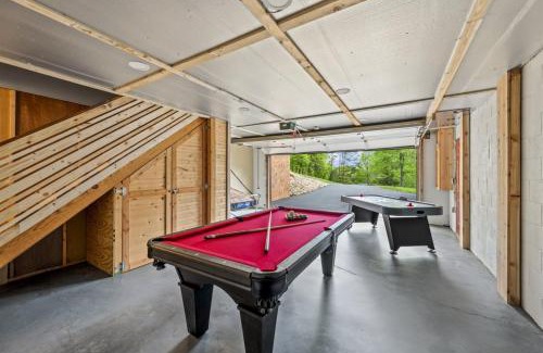 Walland House | Hidden Star Hideaway-Blackberry Farm-Smoky Mtn Nat Park-Hot Tub- Fire Pit- Fenced Yard- Pet Friendly