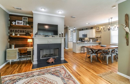 Tybee Island House | Hidden Treasure – Cozy Stay with a Fenced Courtyard Near Dining & Golf Cart Rentals