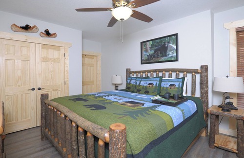 Pigeon Forge Cabin | Hidden Treasure, vrbo #1911532: BEAUTIFUL logcabin in the heart of Pigeon Forge