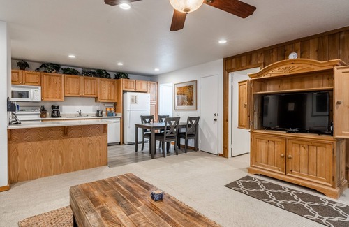 Mammoth Lakes Condo | Hidden Valley Village #103 nicely updated 1 bedroom 1 bathroom condo short 10 min walk from Village