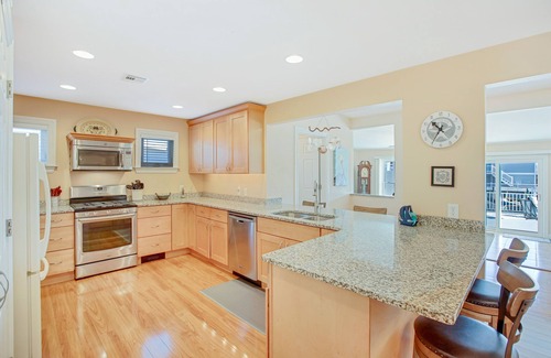 Beach Haven West House | Hidden waterfront gem in Beach Haven West