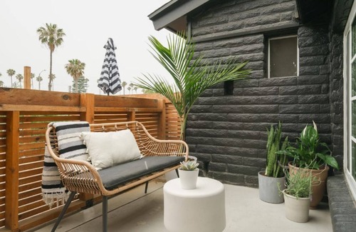 South Oceanside Apartment | Hide out Studio 3