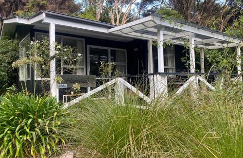 Akaroa Ski Chalet | Hideaway - A Couples Retreat