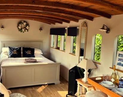 Coltishall House | Hideaway carriage