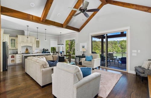 West Union House | Hideaway Cove on Lake Keowee