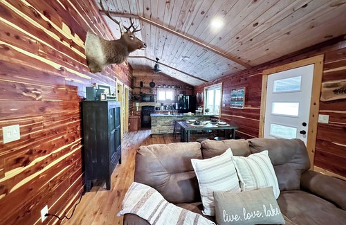 Smithville House | Hideaway Holler Cabin
