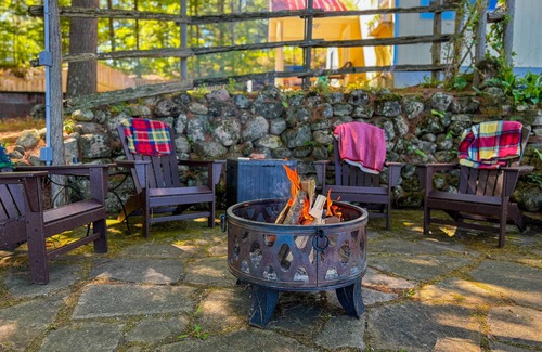 Colton House | Hideaway in Higley Flow!