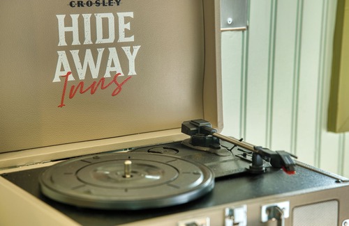 Mount Sunapee Hotel | Hideaway Inn Mt.Sunapee