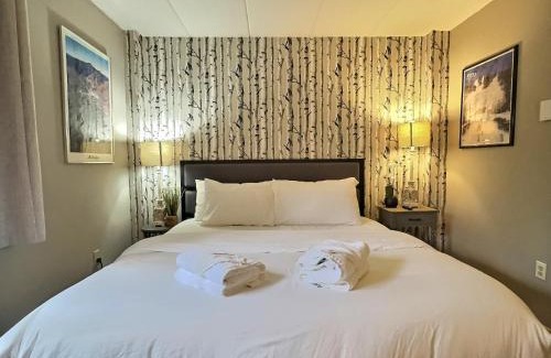 Killington Apartment | Hideaway Retreat- Pool, HotTub, Sauna, Gym