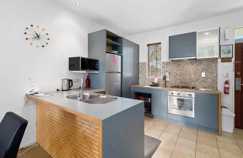 Mourea House | Hideaway Rotorua Waterfront House
