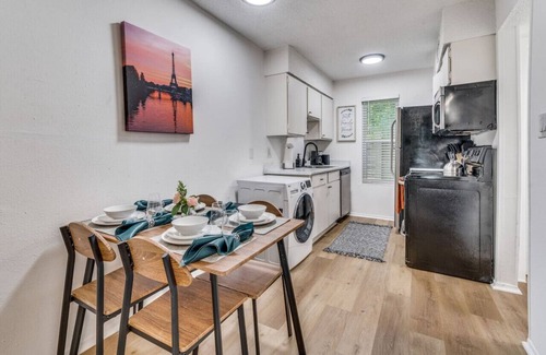 Hyde Park Apartment | Hideaway Studio - Austin