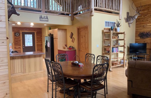 Cimarron Cabin | Hideaway tucked away in the San Juan Mts of Southwestern Colorado - Sleeps 8