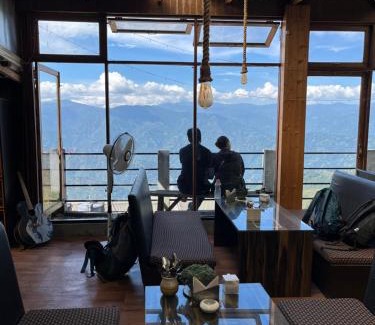 Darjeeling Hostel | Hideout Backpackers Hostel