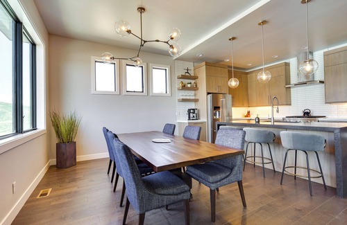 Hideout House | Hideout Haven: Luxe Retreat w/Lake View & Hot Tub