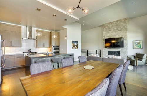 Hideout House | Hideout Haven: Luxe Retreat w/Lake View & Hot Tub
