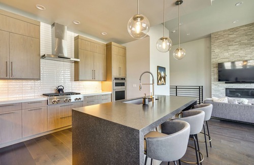 Hideout House | Hideout Haven: Luxe Retreat w/Lake View & Hot Tub