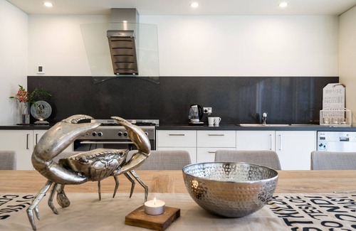 Rye House | Hideout in Rye - Luxury resort style holiday home with Pool/Spa & Tennis Court
