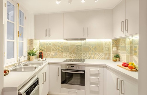 Plaka Apartment | Hidesign Athens Apollon Luxury Apt in Plaka Acropolis
