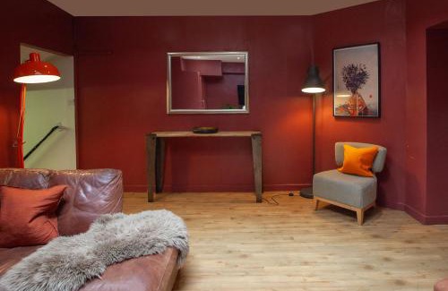 Butetown House | higgihaus #107 Sleeps up to 22 Hens Stags Rugby