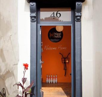 Bristol House | higgihaus 5 Bed Sleeps up to 14 Big Groups Best Location