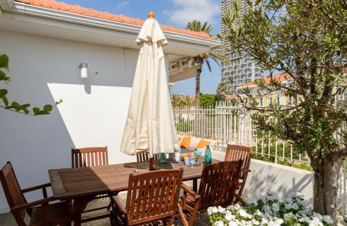 Neve Tzedek Apartment | High Class next to Susan Dallal by FeelHome