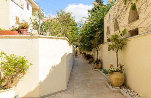 Neve Tzedek Apartment | High Class next to Susan Dallal by FeelHome